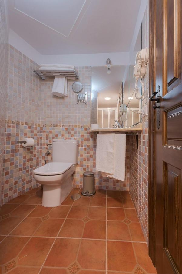 Hostal El Griel NO DISPONEMOS DE RECEPCIÓN FÍSICA Hervás Exterior foto