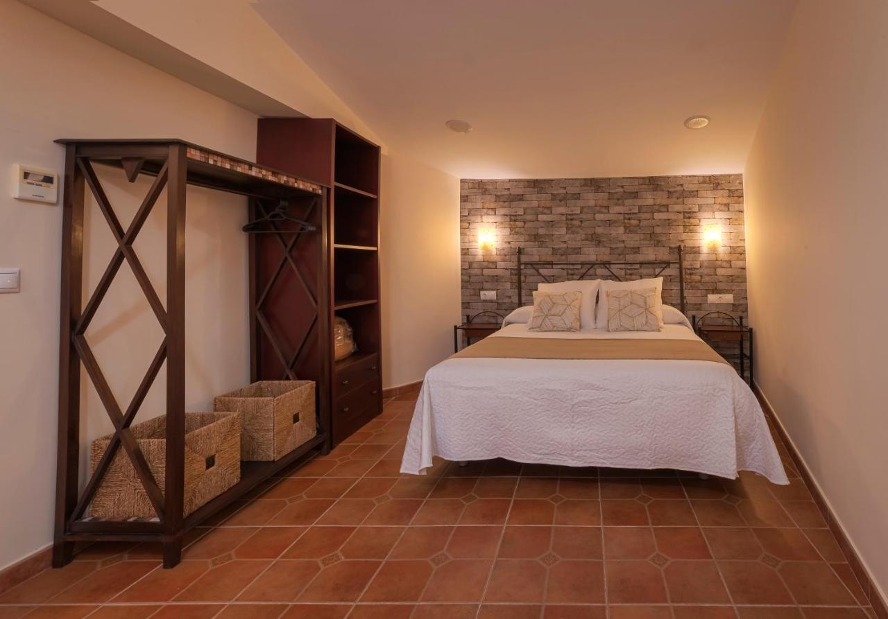 Hostal El Griel NO DISPONEMOS DE RECEPCIÓN FÍSICA Hervás Exterior foto