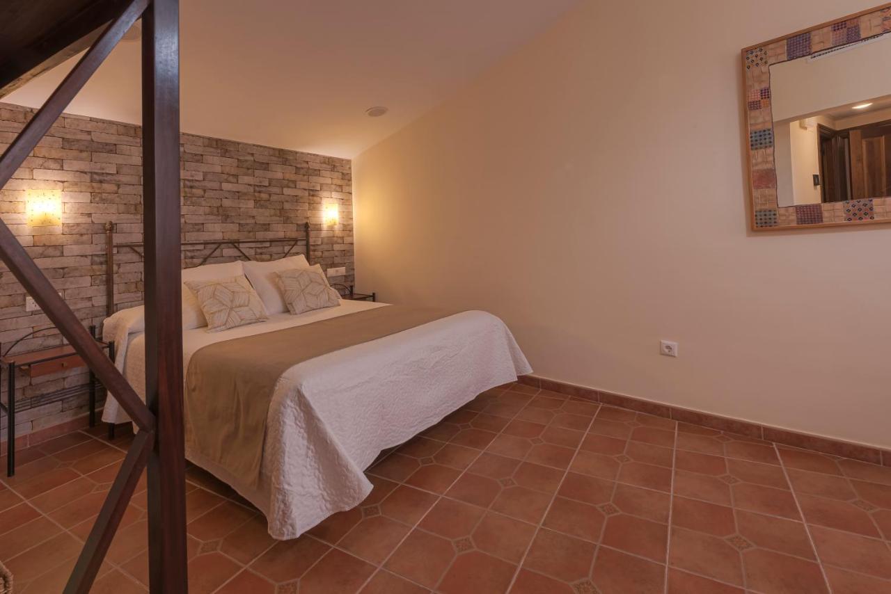 Hostal El Griel NO DISPONEMOS DE RECEPCIÓN FÍSICA Hervás Exterior foto