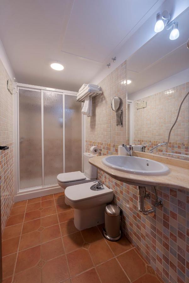 Hostal El Griel NO DISPONEMOS DE RECEPCIÓN FÍSICA Hervás Exterior foto