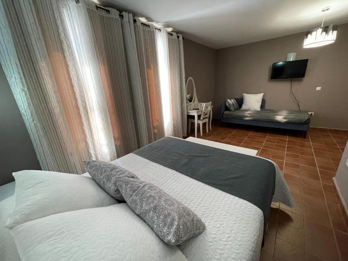 Hostal El Griel NO DISPONEMOS DE RECEPCIÓN FÍSICA Hervás Exterior foto