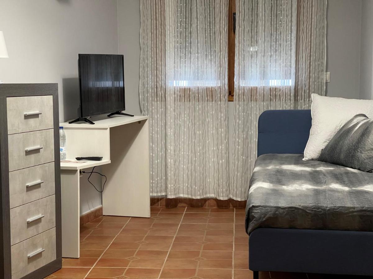 Hostal El Griel NO DISPONEMOS DE RECEPCIÓN FÍSICA Hervás Exterior foto